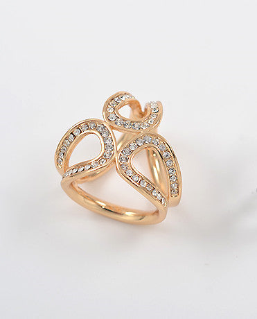 Sjalbrosch med Tre Ringar – Elegant Accessoar för Dam Design Dwell Well